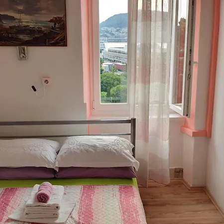 Duran Guest house 2*